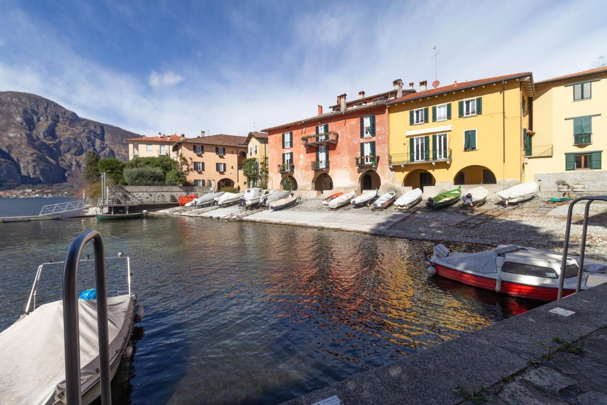 Mamma Ciccia Holiday Home - Confalonieri Mandello del Lario Bagian luar foto
